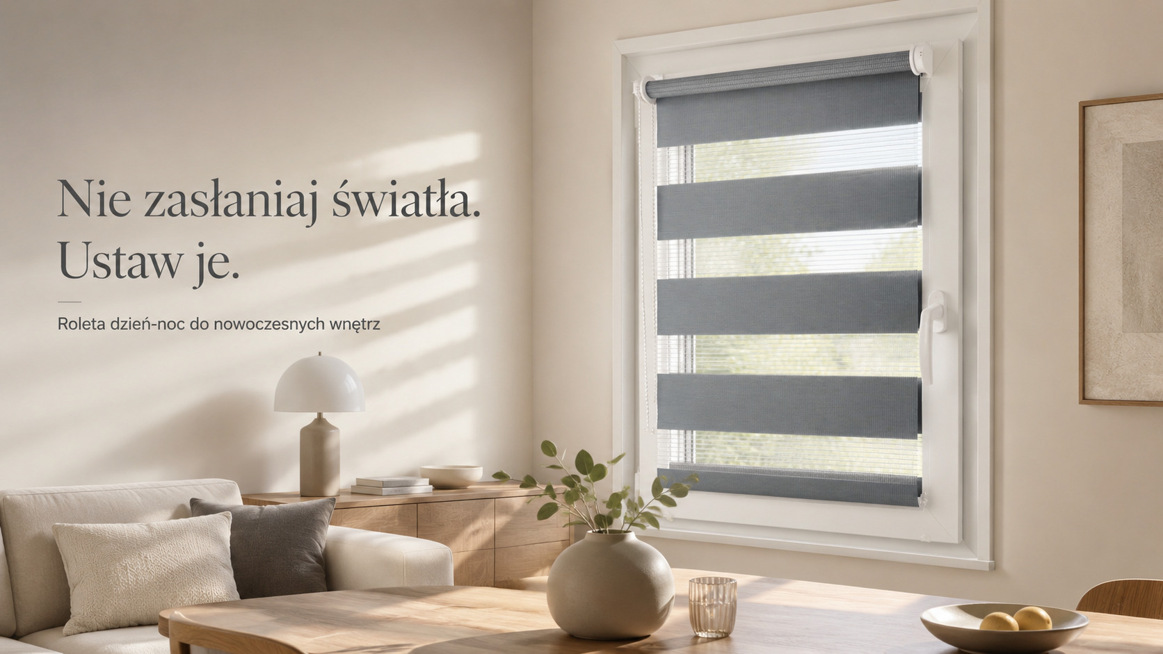 roleta dzień i noc w nowoczesnym salonie